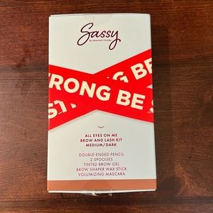 Sassy by Savannah Chrisley. NIB. All Eyes On Me Brow & Lash Kit.